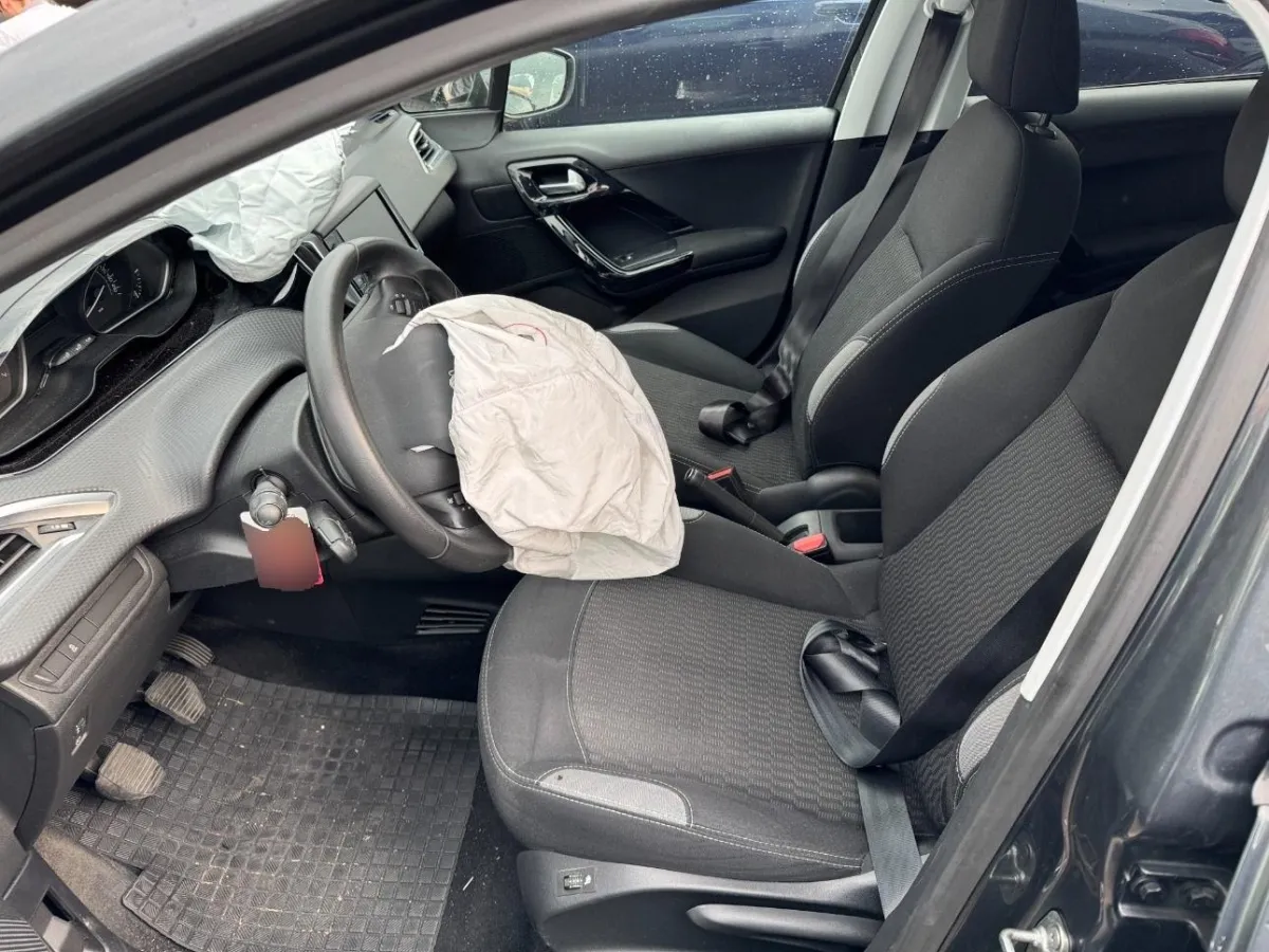 Peugeot 208 208 1.2, 82 PS — zdjęcie 5