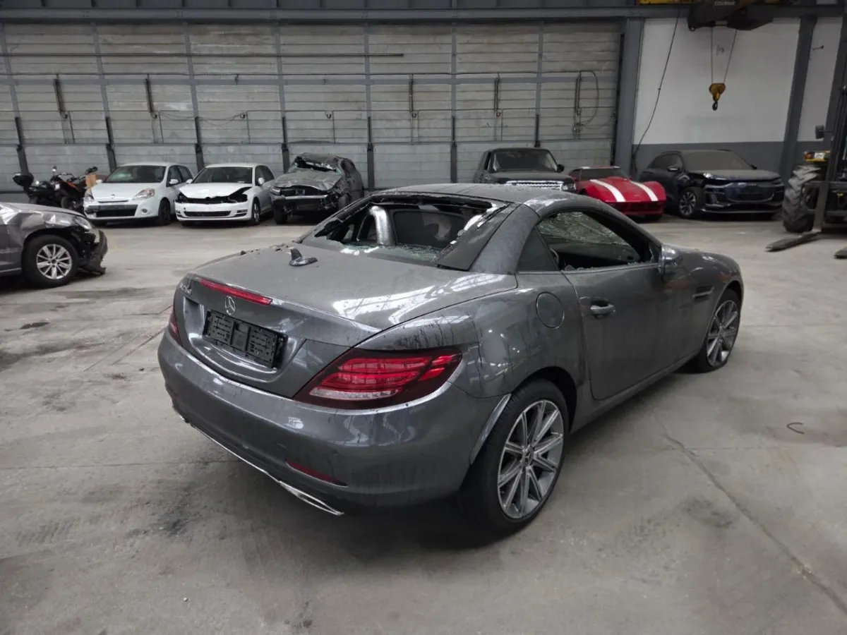 Mercedes-Benz SLC 180 , 156 PS — zdjęcie 3