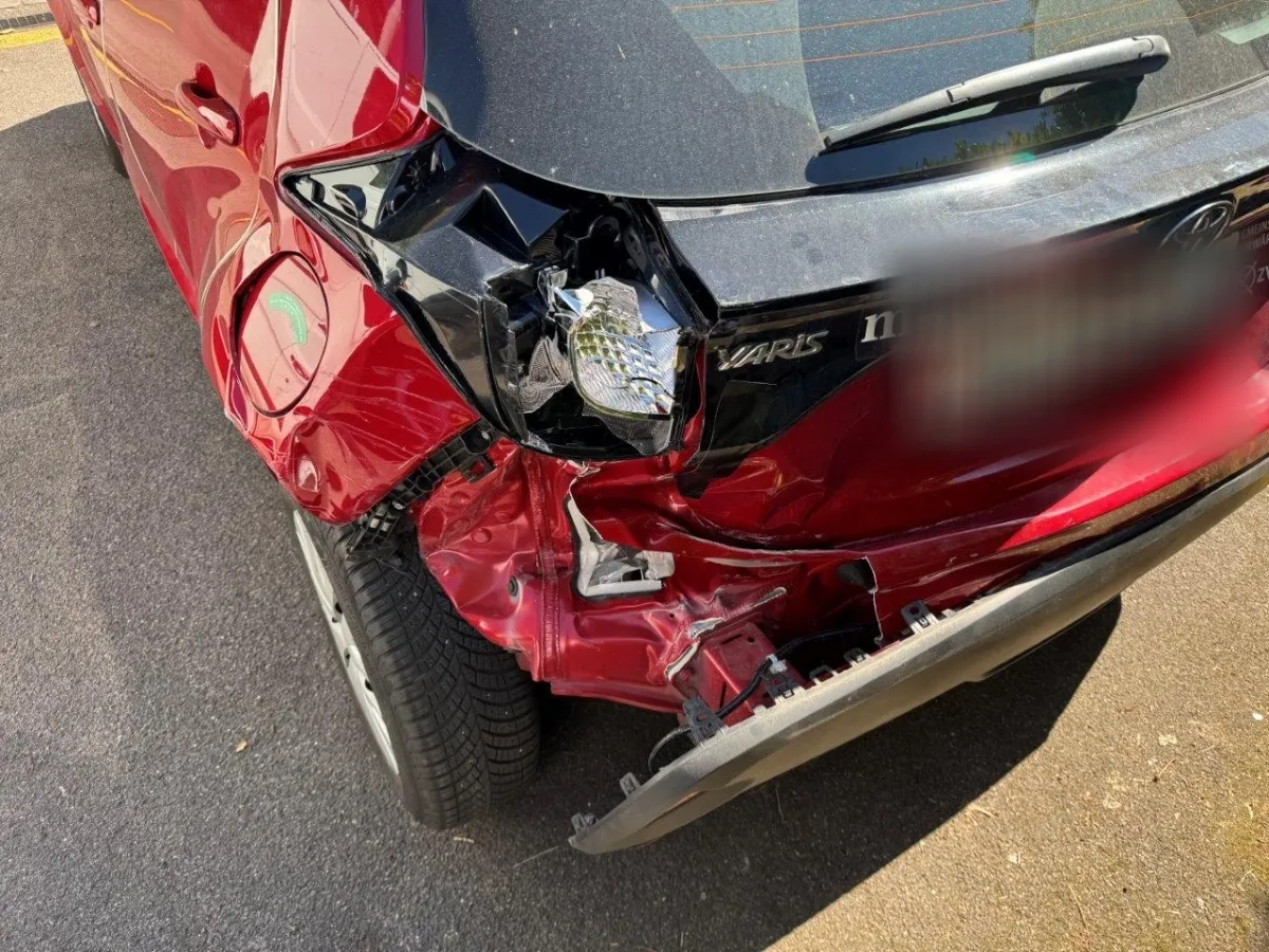 Toyota Yaris 1.5 VVT-i HSD Comfort 1.5, 92 PS — zdjęcie 11
