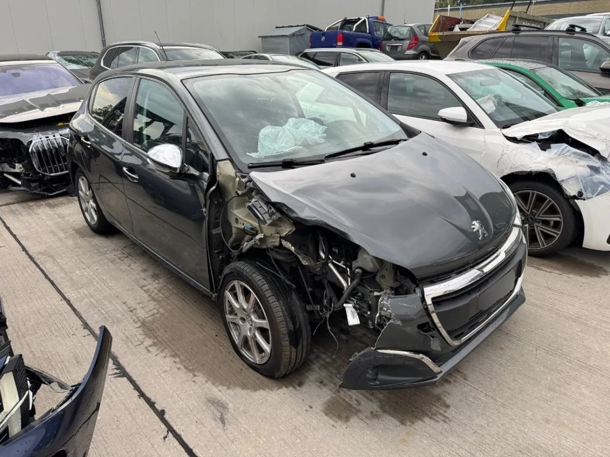 Peugeot 208 208 1.2, 82 PS — zdjęcie 3