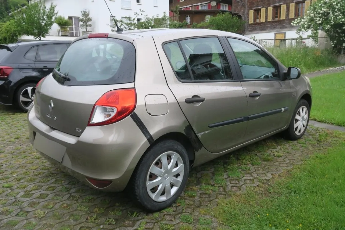 Renault Clio 1.2 16V Yahoo 1.1, 103 PS — zdjęcie 3