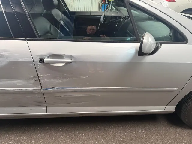 Peugeot 407 SW 2.7 HDi Automatic 2.7, 204 PS — zdjęcie 10