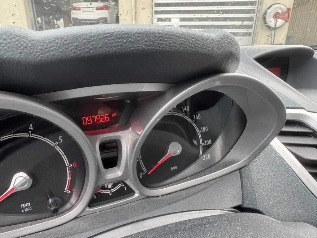 Ford Fiesta 1.4 16V Titanium, 97 PS — zdjęcie 5
