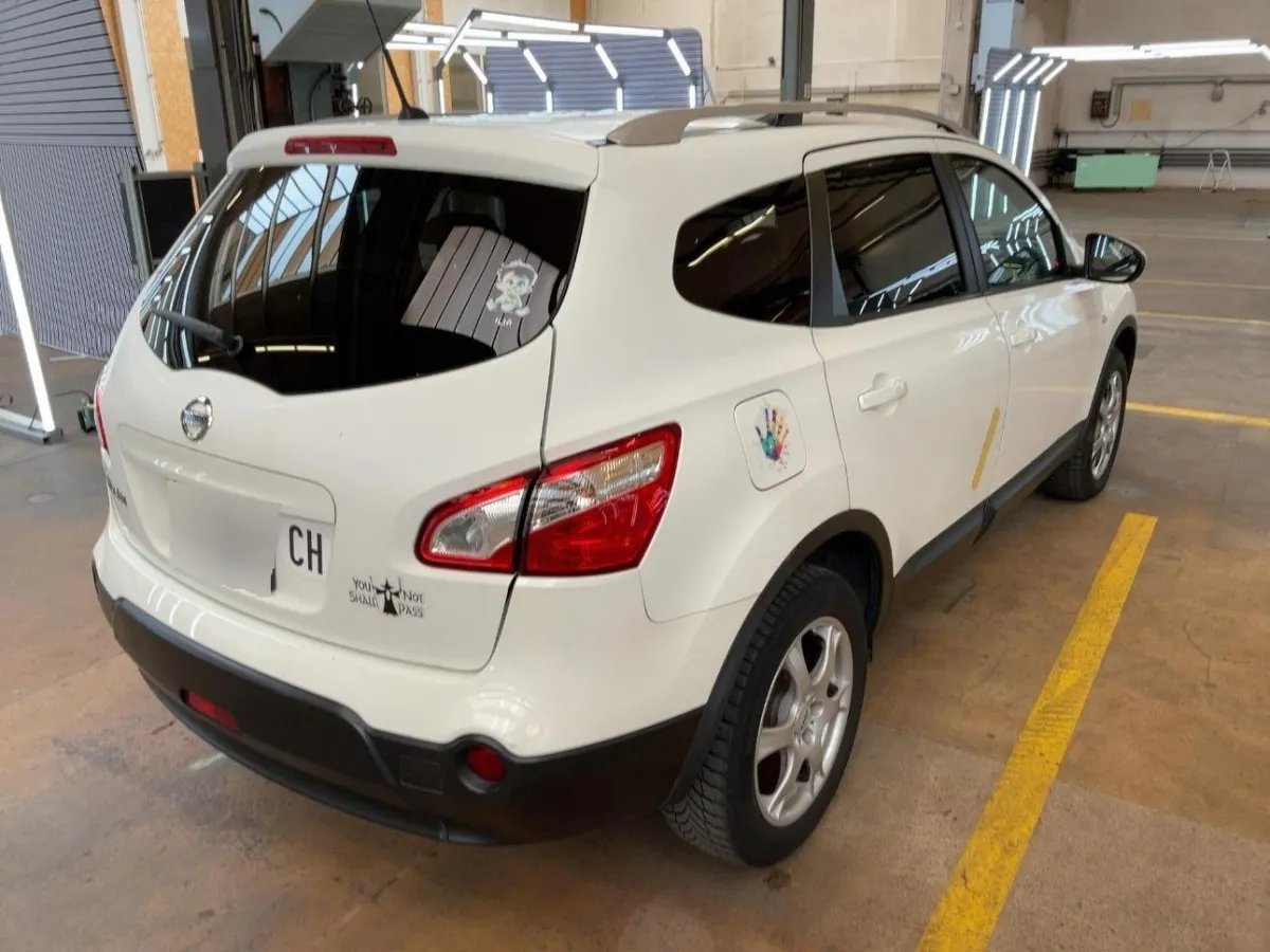 NISSAN Qashqai +2 2.0 i-Way, 141 PS — zdjęcie 2
