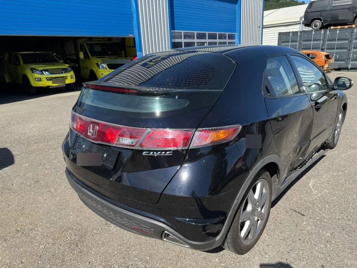 Honda Civic 1.8i 5DR, 139 PS — zdjęcie 4