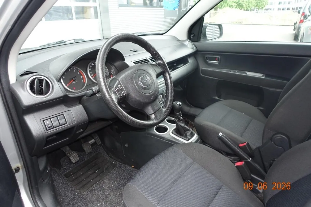 Mazda 2 Confort 1.2, 68 PS — zdjęcie 9