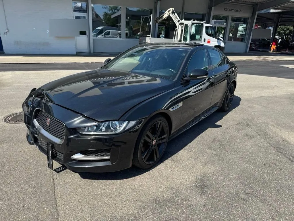 Jaguar XE R-Sport 2.0 2.0, 179 PS