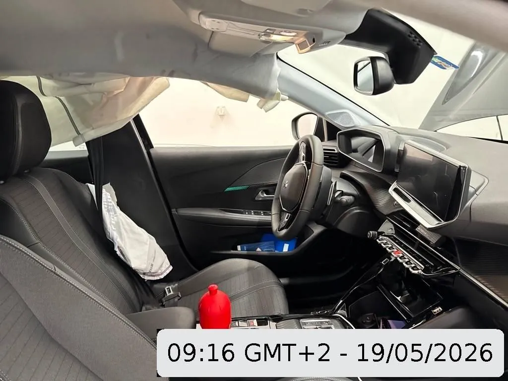 Peugeot 208 II - (UJ) 208 II Allure Pack 1.2, 101 PS — zdjęcie 8