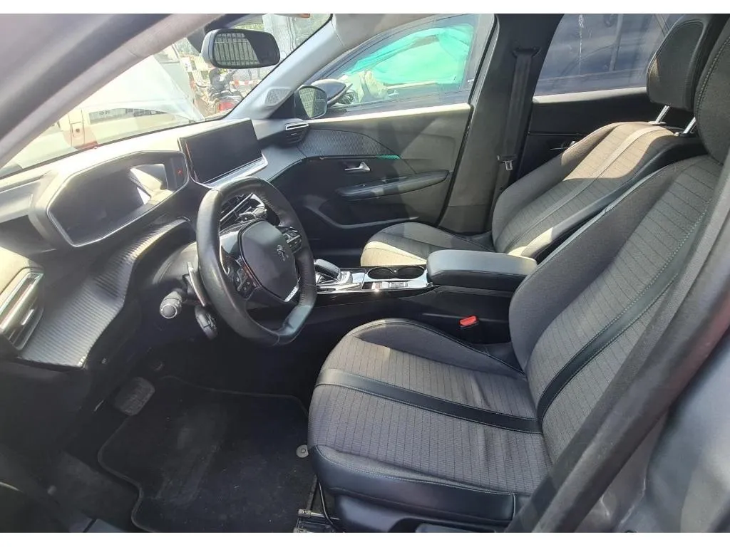 Peugeot 208 II - (UJ) ap 06.2019 208 II Allure Pack 1.2, 101 PS — zdjęcie 9