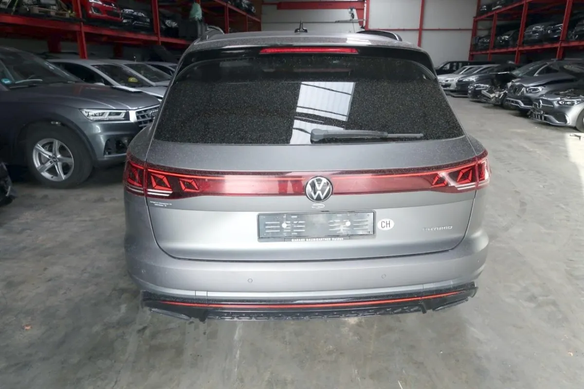 VW Touareg 3.0 PLUG-IN-HYBRID, 340 PS — zdjęcie 2