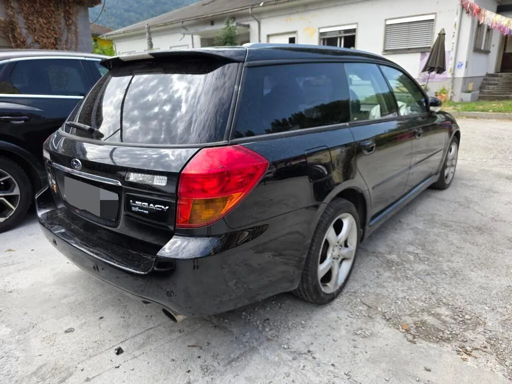 Subaru Legacy Station 2.0 R Swiss, 165 PS — zdjęcie 2