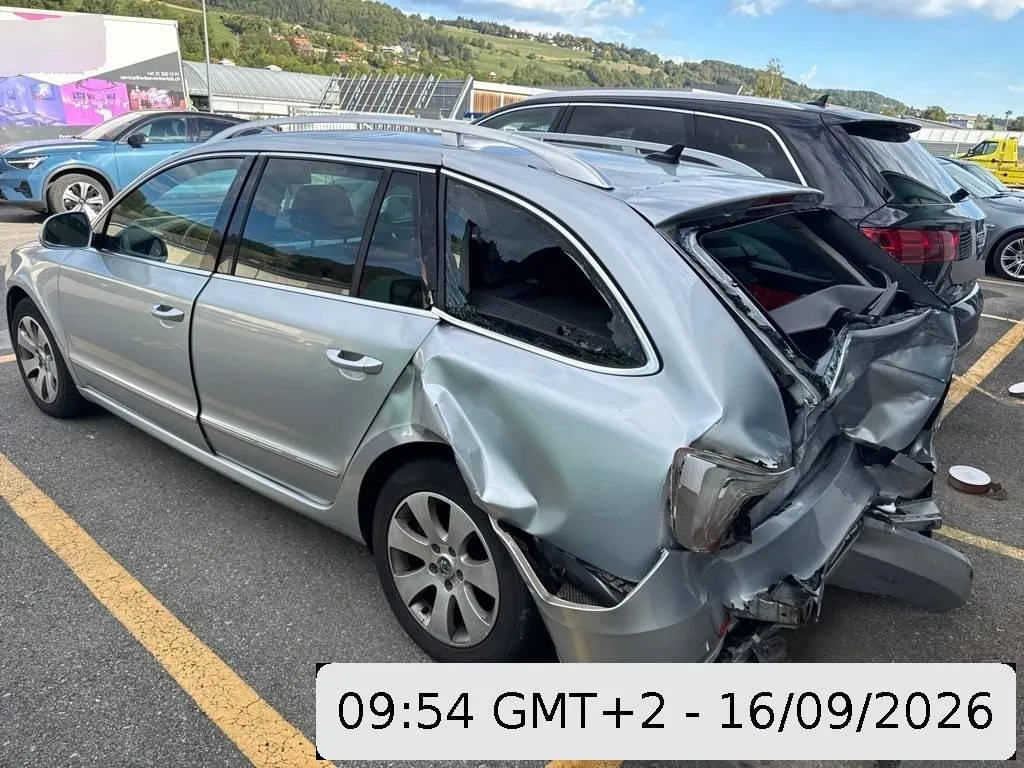 Skoda Superb Combi 2.0 TDI 170 Ambition 4x4, 170 PS — zdjęcie 3