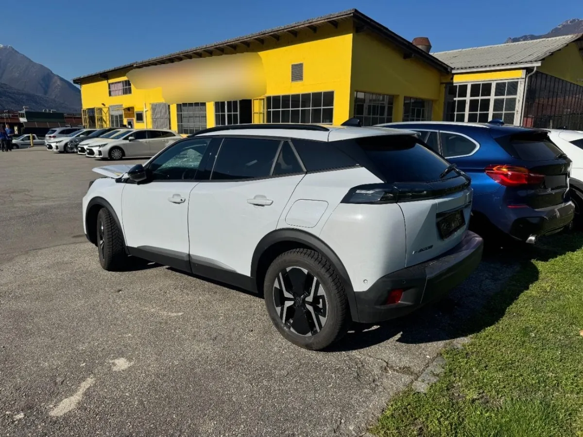 PEUGEOT 2008 156 e Allure, 156 PS — zdjęcie 1