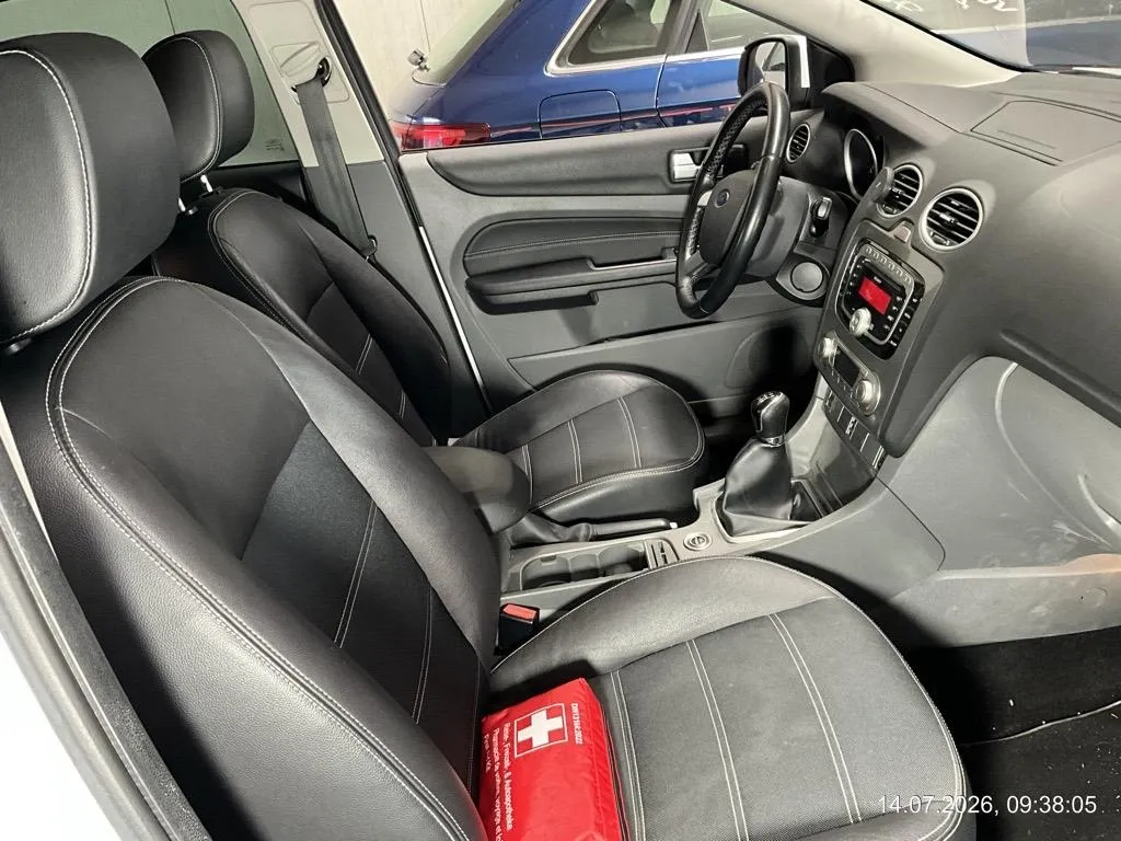 Ford Focus 2.0i Titanium, 145 PS — zdjęcie 8