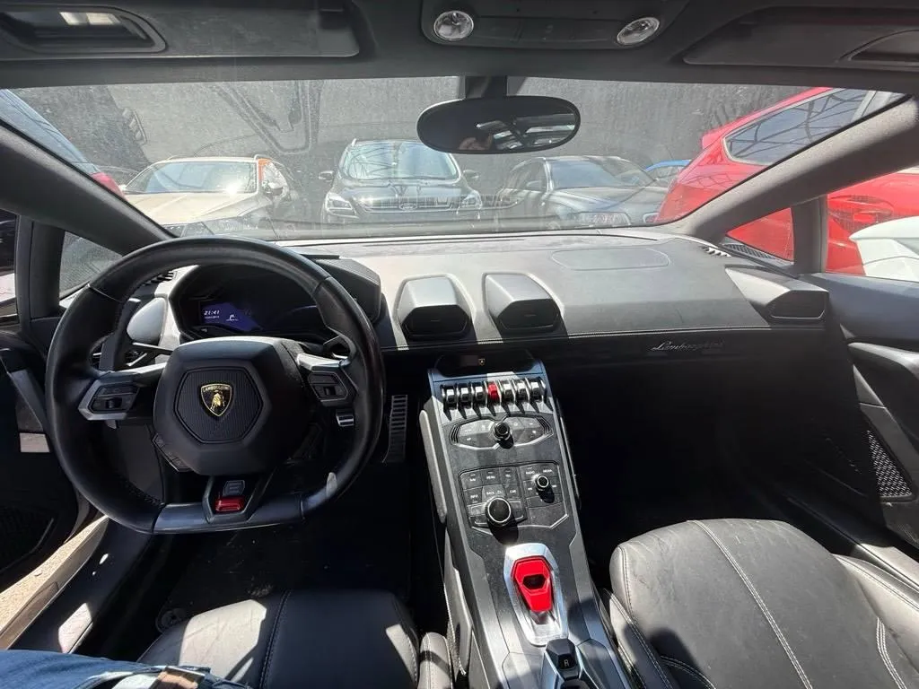 Lamborghini Huracan LP610-4 5.2, 609 PS — zdjęcie 11