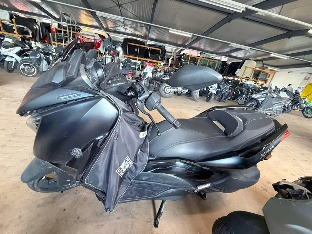 Yamaha X-Max 300 ABS Iron Max 0.3, 28 PS — zdjęcie 2