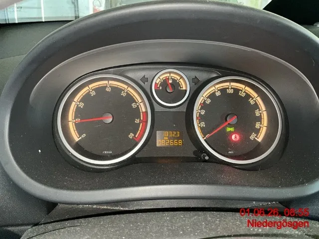 Opel Corsa D 1.4 TP Enjoy 1.4, 90 PS — zdjęcie 5