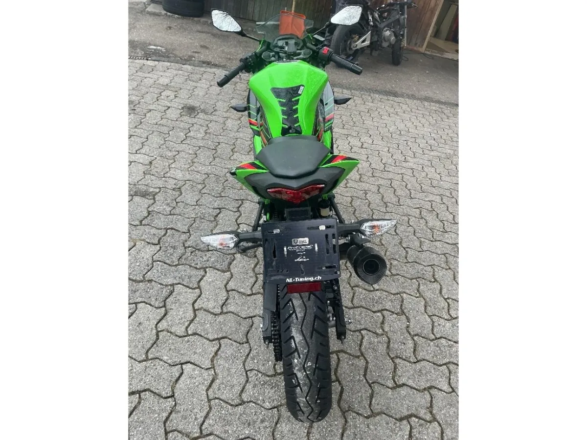 KAWASAKI Ninja 125, 15 PS — zdjęcie 3