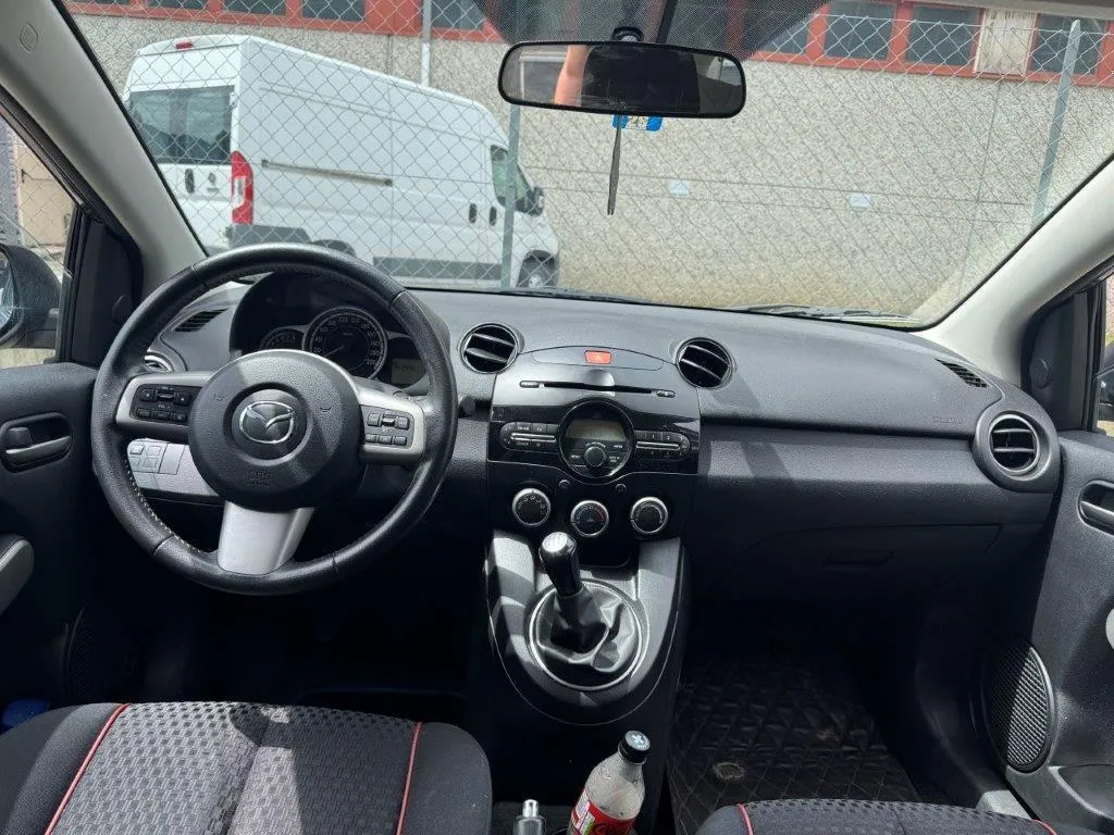 Mazda 2 1.5 MZR Sport, 102 PS — zdjęcie 7