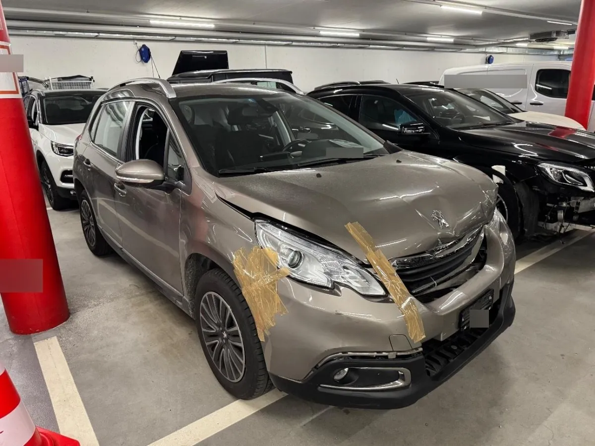 Peugeot 2008 2008 1.2 e STT 1.2, 110 PS — zdjęcie 4