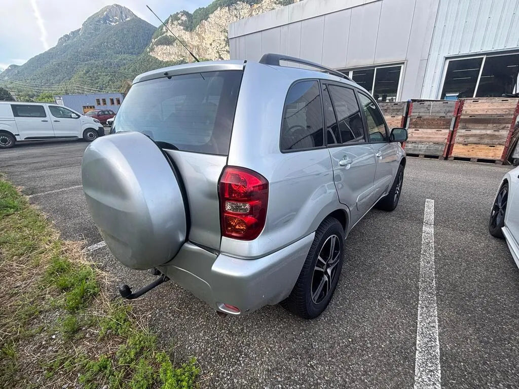 Toyota RAV4 2.0i 16V Linea Terra, 150 PS — zdjęcie 2