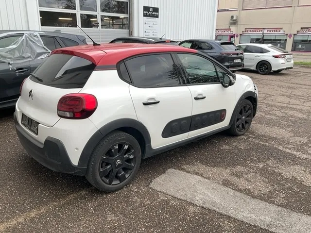 Citroën C3 1.2 PureTech Shine 1.2, 110 PS — zdjęcie 2