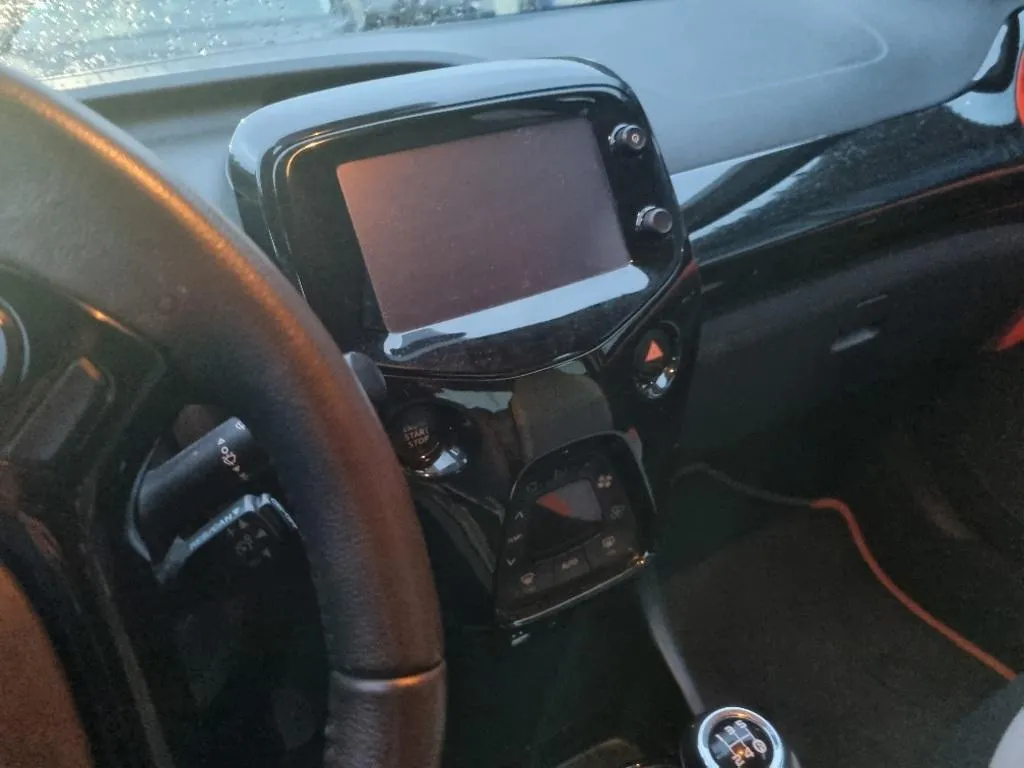 TOYOTA AYGO 1.2 , 82 PS — zdjęcie 11