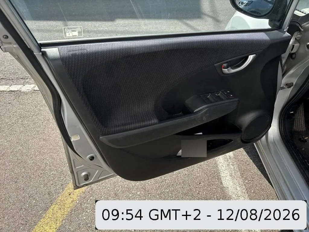 Honda Jazz 1.3i Hybrid Elegance, 88 PS — zdjęcie 14