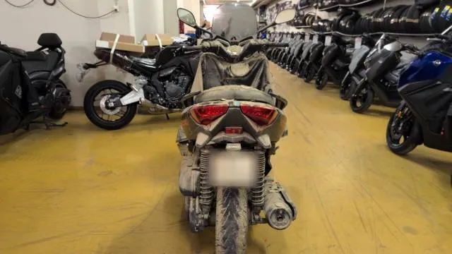 Yamaha X-Max 250 ABS Iron Max, 20 PS — zdjęcie 2