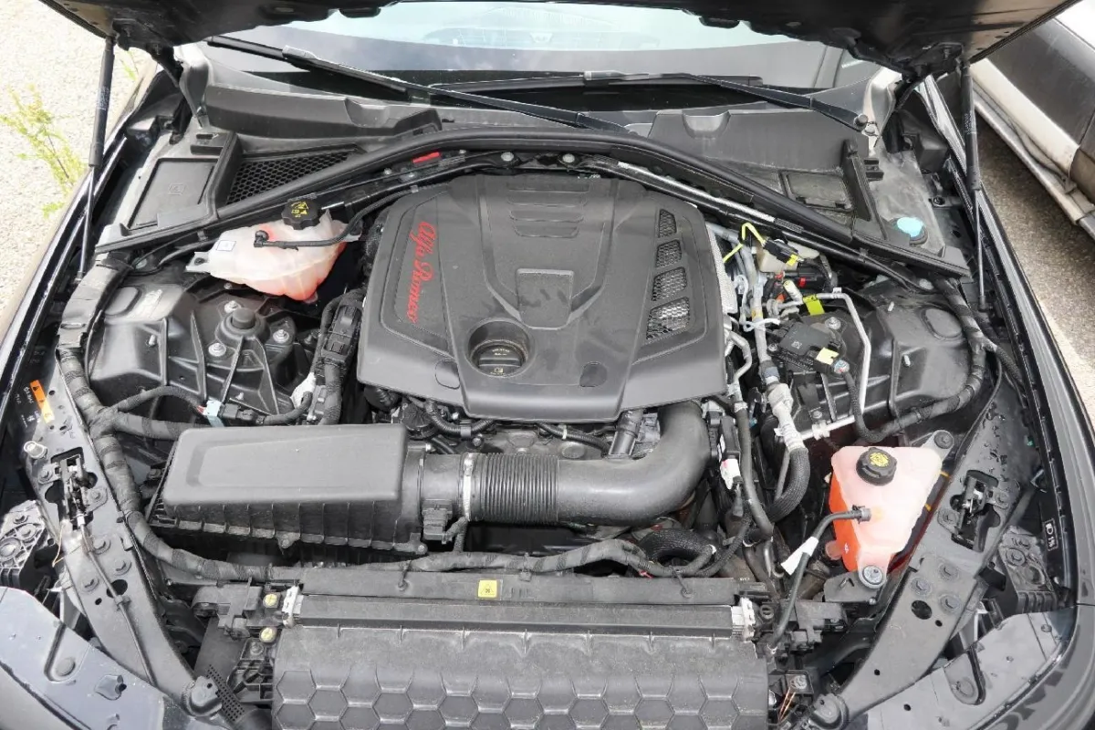 ALFA ROMEO Giulia 2.0 Q4, 280 PS — zdjęcie 15