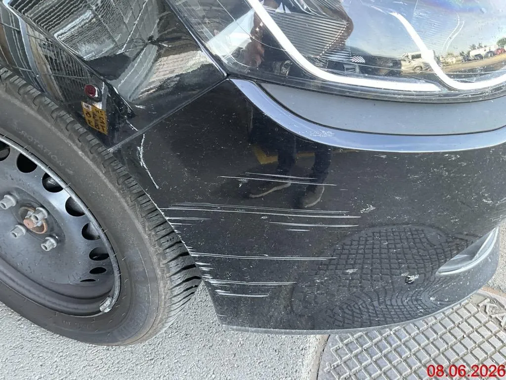 Renault Clio IV Grandtour 1.2 16V T Swiss Edition, 120 PS — zdjęcie 13
