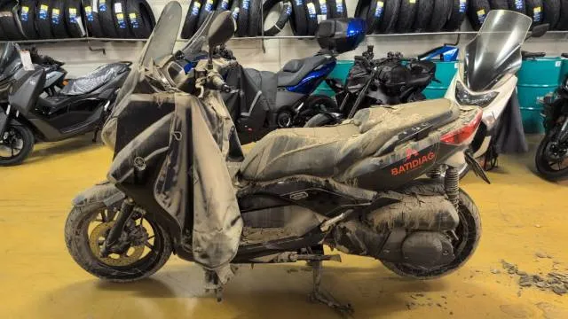 Yamaha X-Max 250 ABS Iron Max, 20 PS — zdjęcie 7