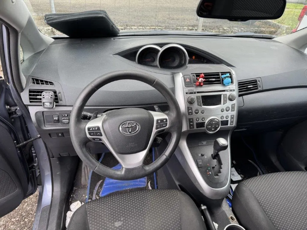 Toyota Verso 1.8 VVT-i Sol MiD 7P 1.8, 147 PS — zdjęcie 7