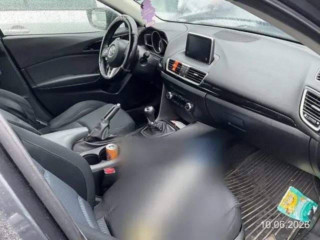 Mazda 3 1.5, 105 PS — zdjęcie 11