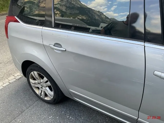 Peugeot 5008 2.0 HDi 2.0, 150 PS — zdjęcie 9