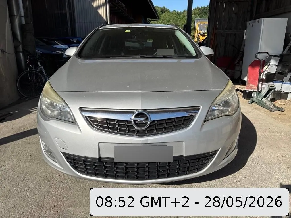 Opel Astra J Limousine/Sports Tourer - ab 11.2009 - 09.2015 Astra J 17DTJ ST 1.7, 110 PS — zdjęcie 1