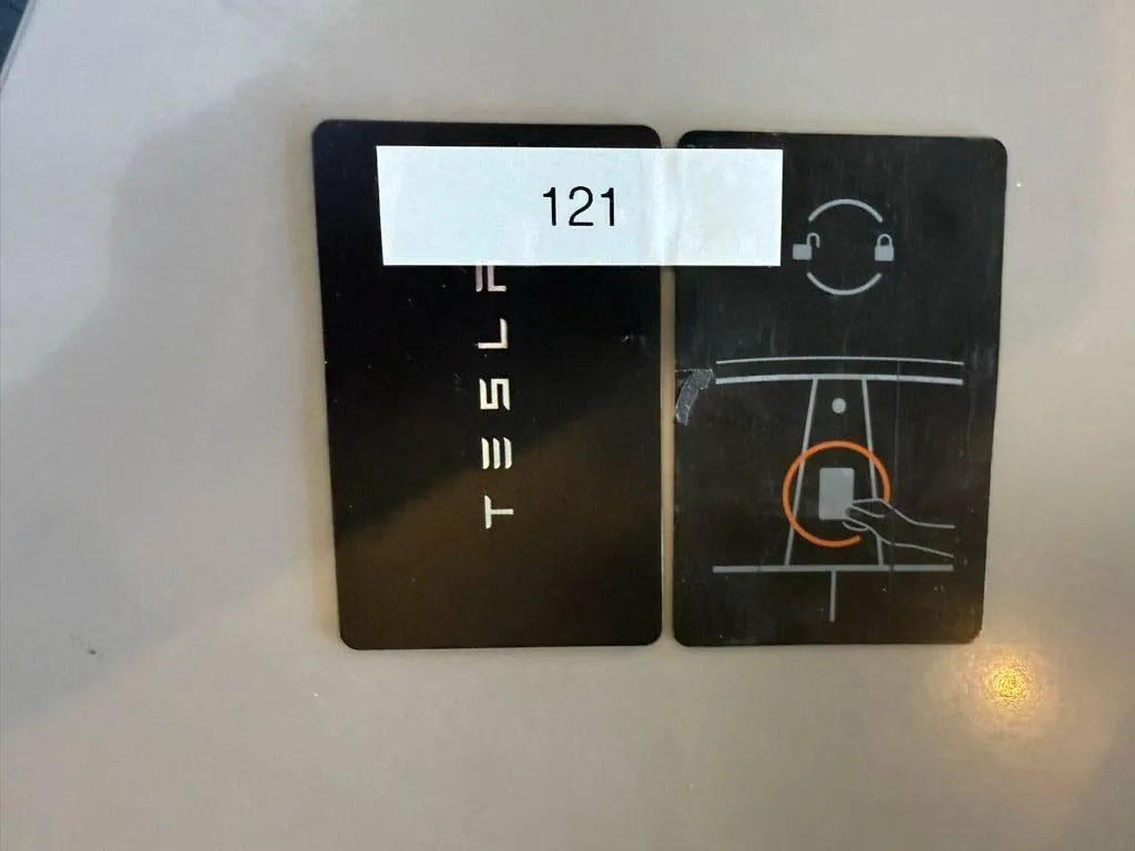TESLA MODEL 3 Long R. AWD, 498 PS — zdjęcie 9