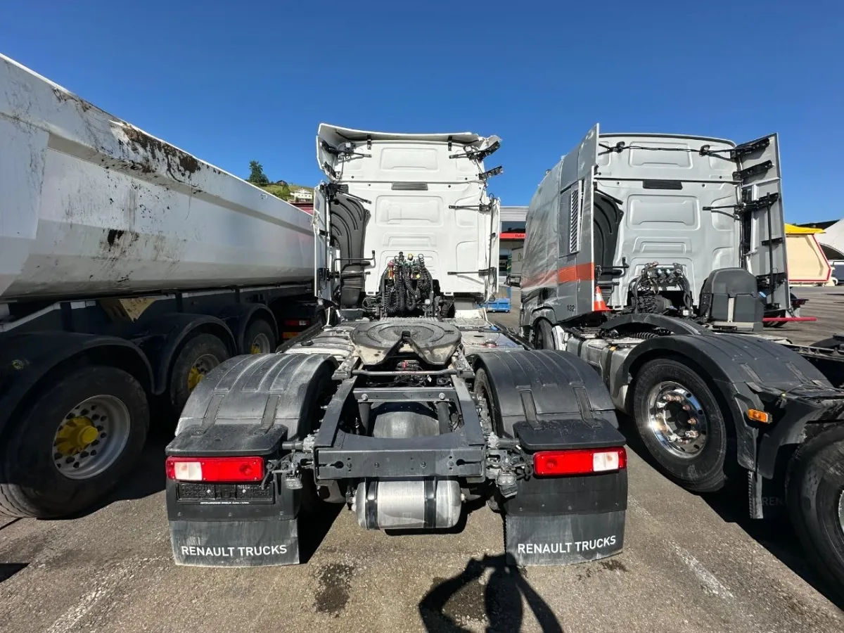 Renault C520 4x2 C520 4x2 12.8, 530 PS — zdjęcie 2