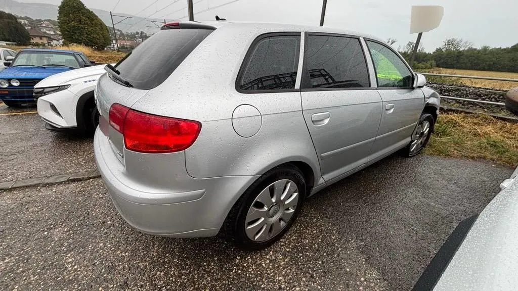 AUDI A3 SPORTBACK A3 2.0 FSI Ambiente, 150 PS — zdjęcie 2