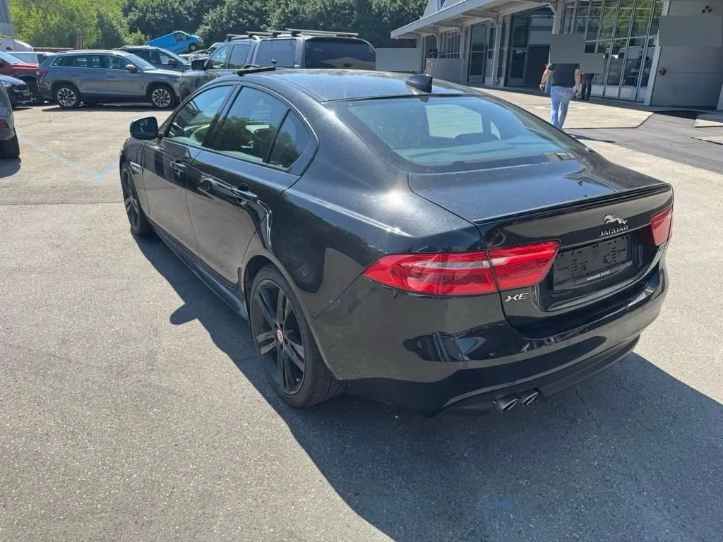 Jaguar XE R-Sport 2.0 2.0, 179 PS — zdjęcie 3