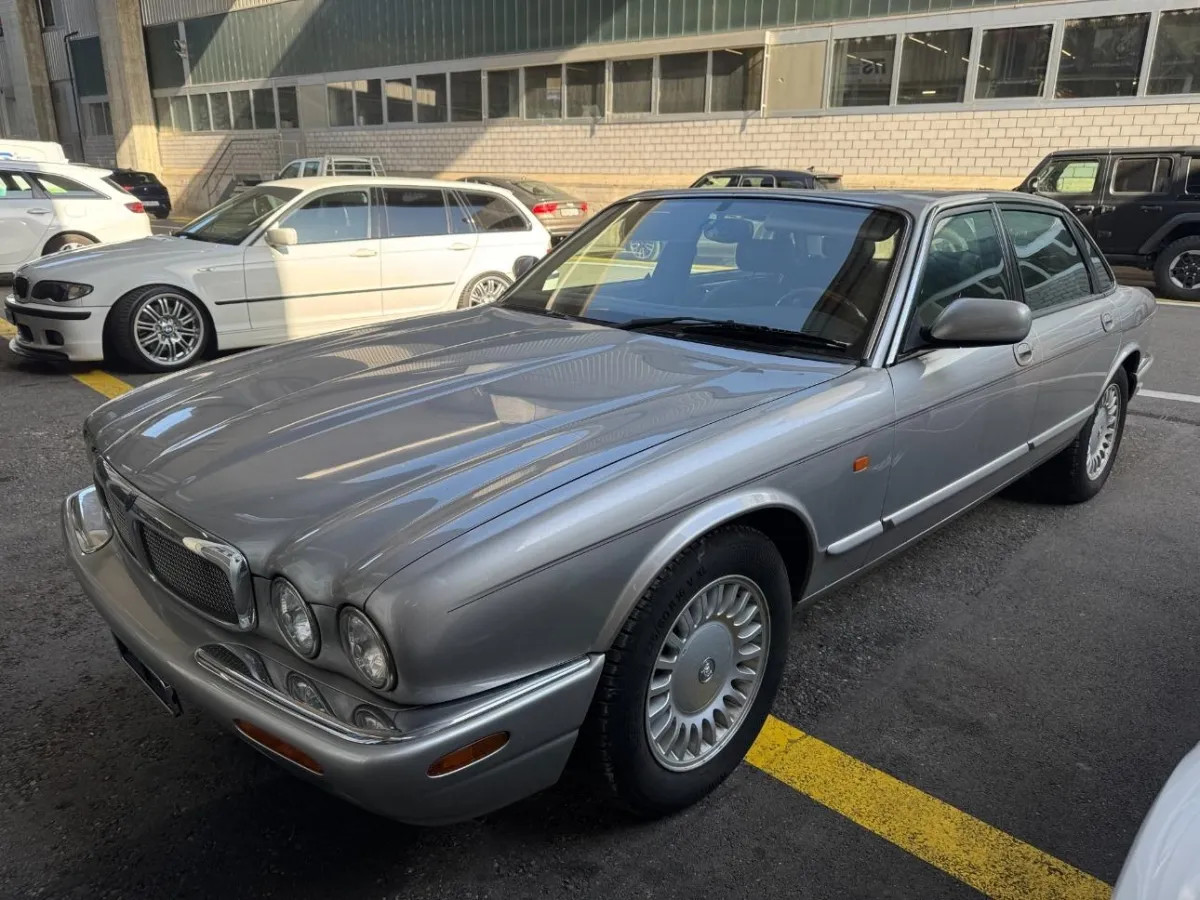 Jaguar Jaguar XJ8 Executive, 237 PS — zdjęcie 5