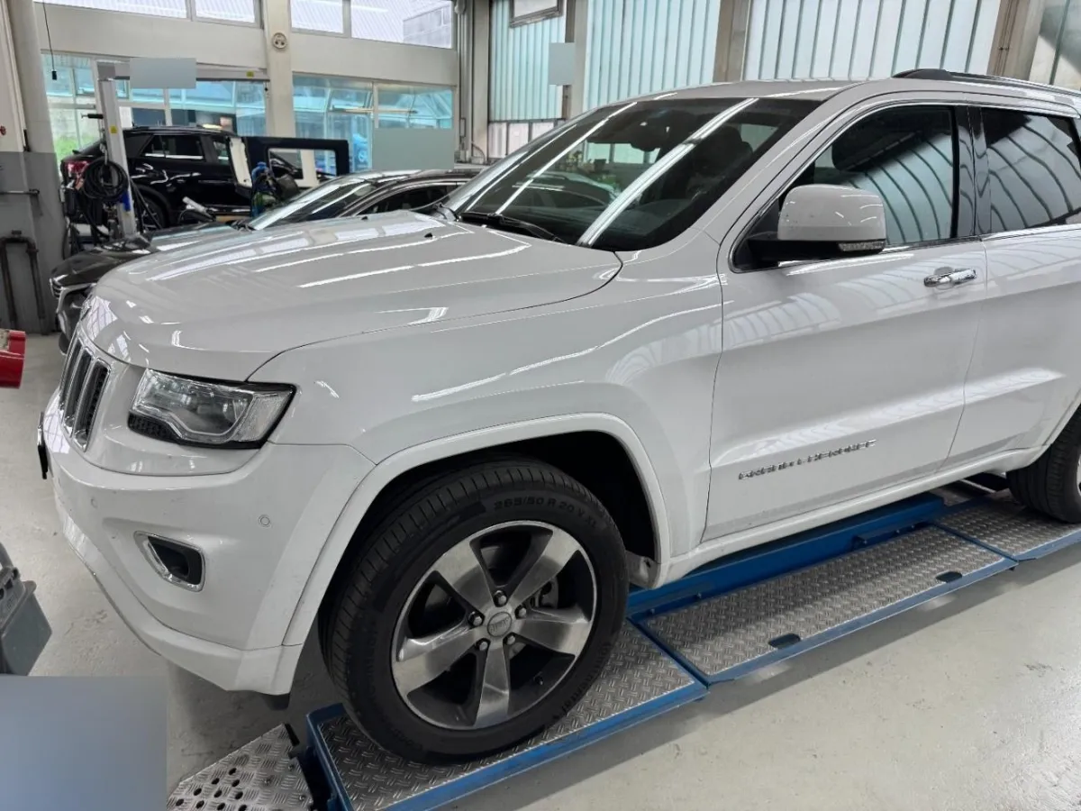 Jeep Grand Cherokee Overland, 250 PS — zdjęcie 7