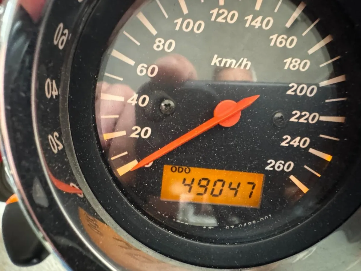 Suzuki GSX 1400, 106 PS — zdjęcie 9