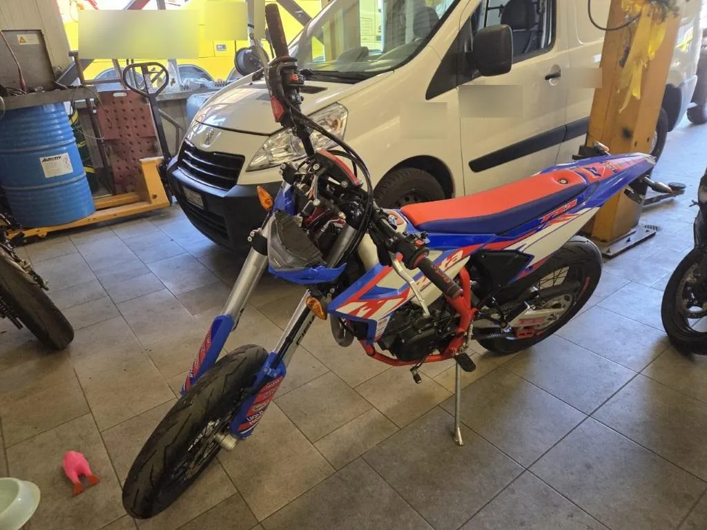 Beta 4T 125, 15 PS — zdjęcie 2