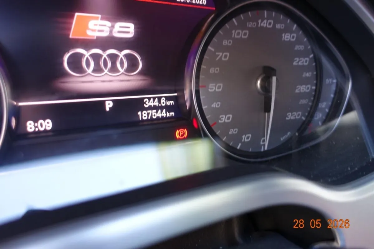 Audi S8 S8 4.0 TFSI 4.0, 519 PS — zdjęcie 8