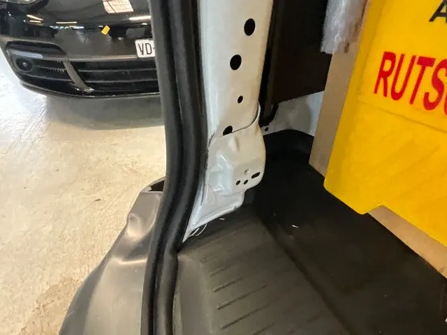 Ford Transit Courier Van 1.5 TDCi , 75 PS — zdjęcie 13