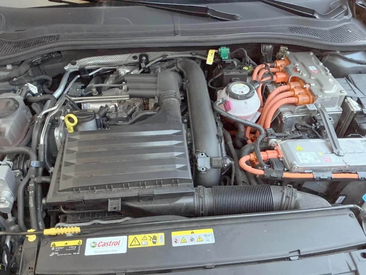 CUPRA Leon 1.4 eHybrid DSG, 150 PS — zdjęcie 10