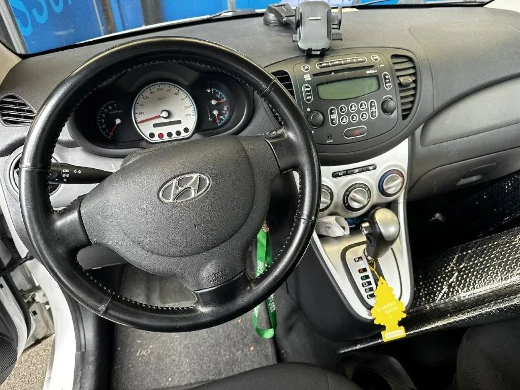 HYUNDAI i10 1.1 Style, 65 PS — zdjęcie 6