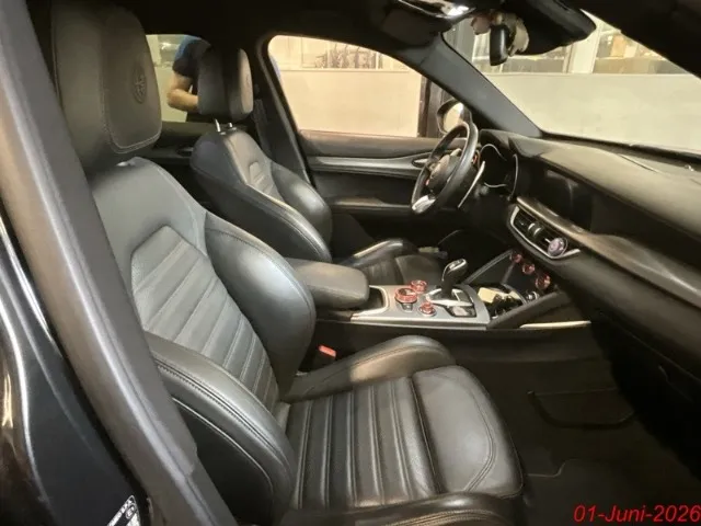 Alfa Romeo Stelvio 2.2 Veloce, 209 PS — zdjęcie 9
