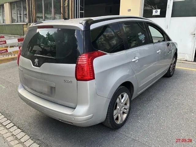 Peugeot 5008 2.0 HDi 2.0, 150 PS — zdjęcie 2
